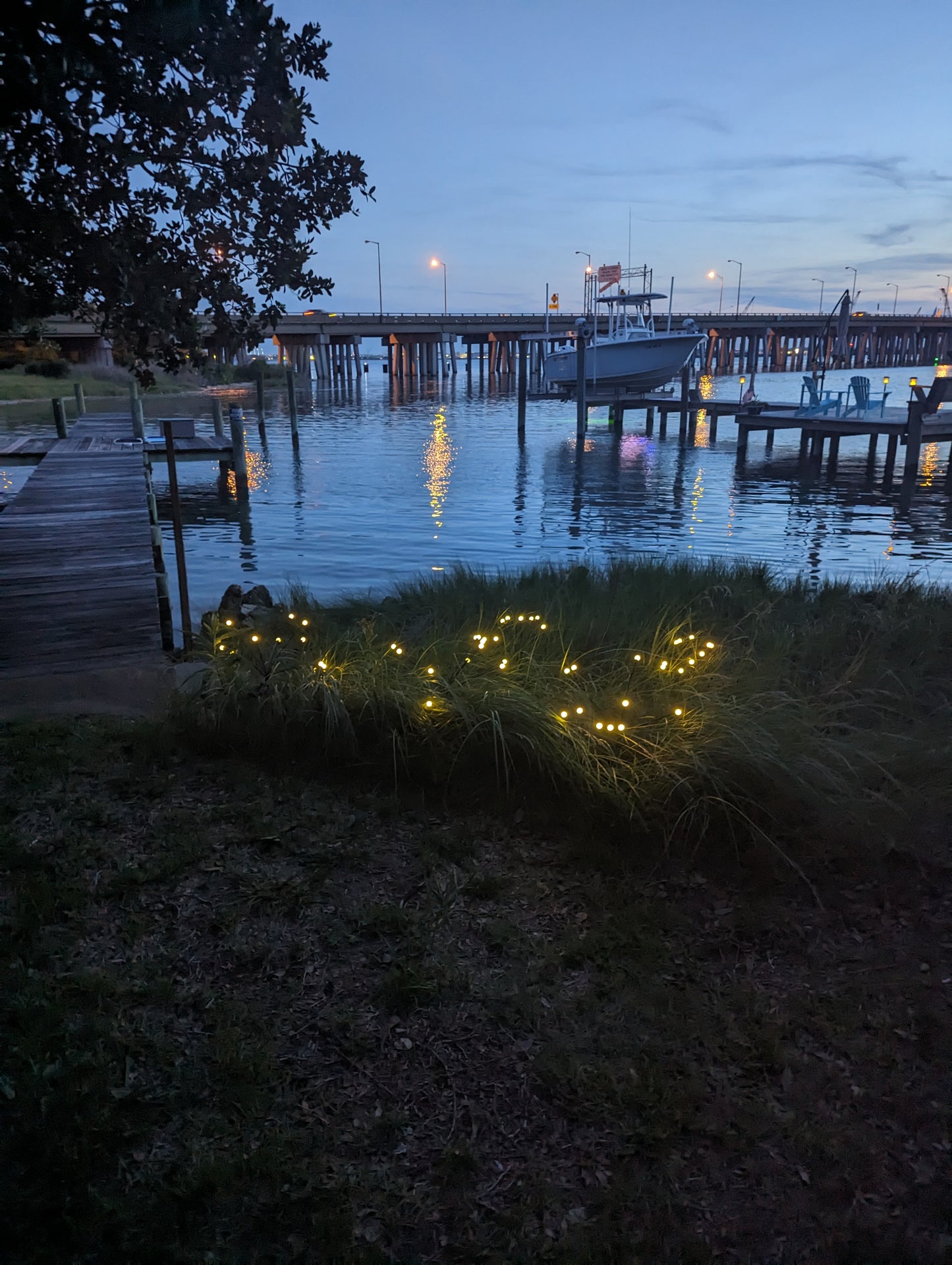 Solar Powered Fire Fly Lights with Warm White LED - Outdoor Lights for Garden, Patio, and Party Décor - Energy Efficient and Eco-Friendly Solar Firefly Lights Includes 2 Sticks with 6 Lights Per Stick